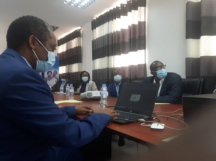 Prof. Shyaka atangiza gahunda yo kwandikira abavutse n