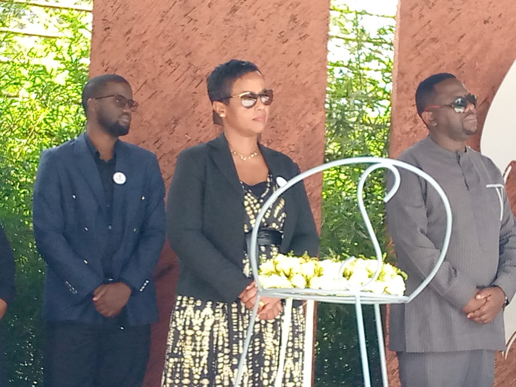 Perezida wa PSF, Jeanne Françoise Mubiligi (hagati), hamwe n'abandi bayobozi muri icyo gikorwa