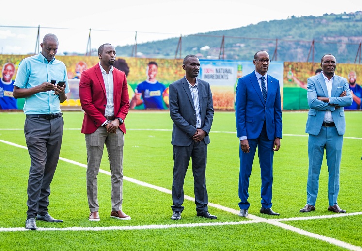 Abayobozi batandukanye bari baje kwifatanya na Rayon Sports