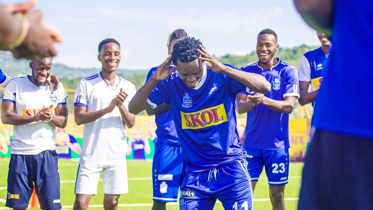 Joackiam Ojera abyinira bagenzi be bamwakira mu ikipe ya Rayon Sports