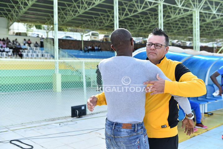 abatoza bombi baramukanya