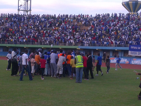 Abafana ba Rayon Sport bari benshi baje kwakira igikombe ku munsi wa nyuma.
