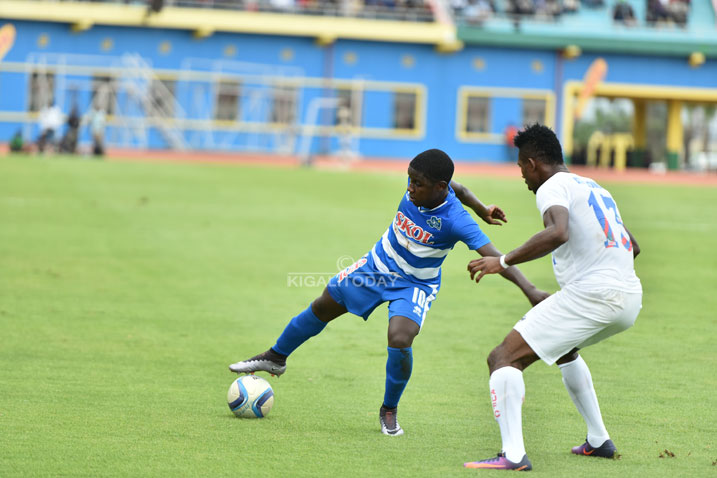 Nahimana Shassir ashaka aho yanyuza umupira