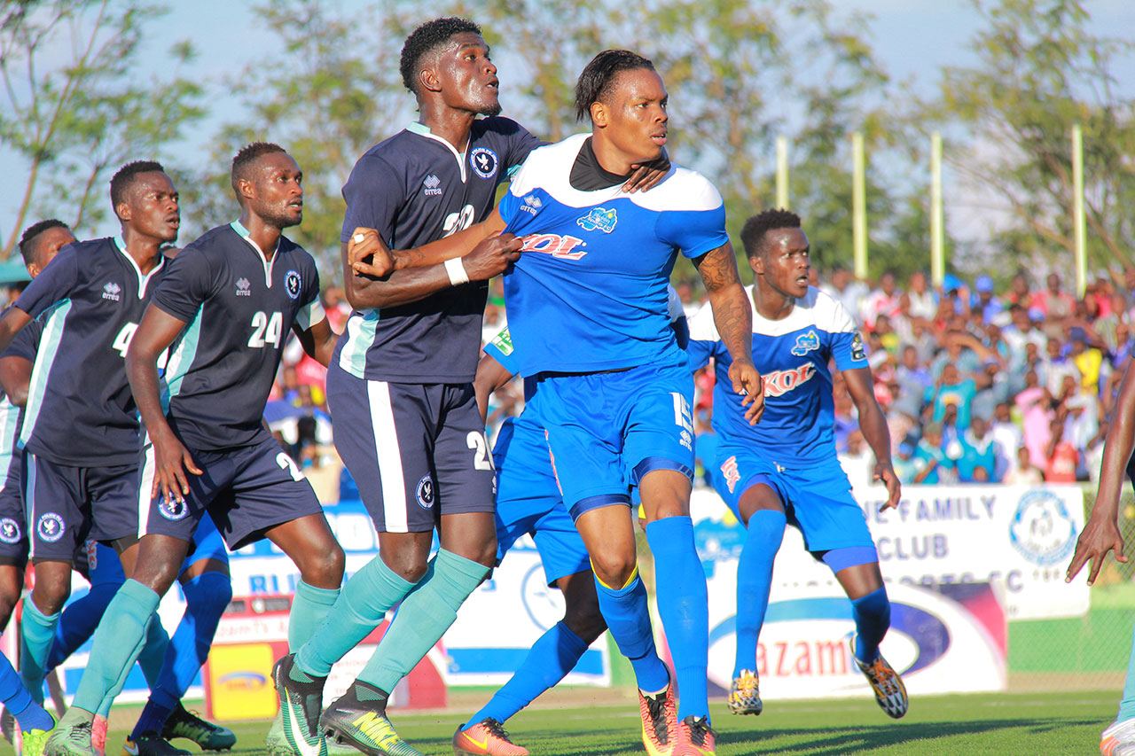 Wari umukino utoroshye, Rwatubyaye Abdul bamucungiraga hafi mu gihe cya koruneri