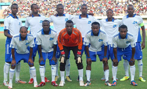 Abakinnyi ba Rayon Sport babanje mu kibuga.