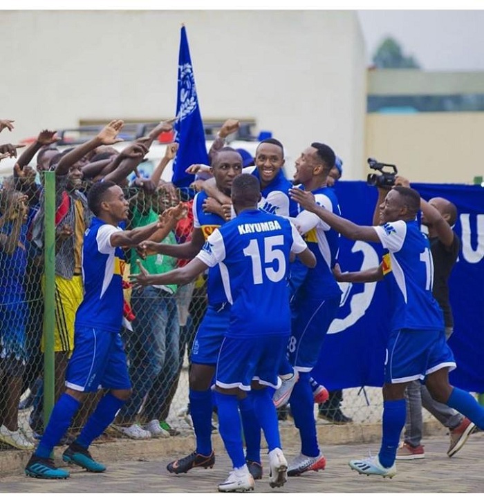 Abakinnyi ba Rayon Sports bishimira igitego cya Sugira
