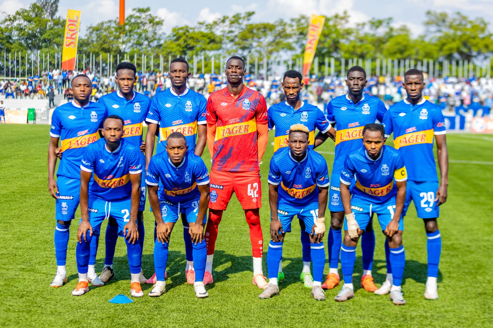 Abakinnyi ba Rayon Sports babanje mu kibuga