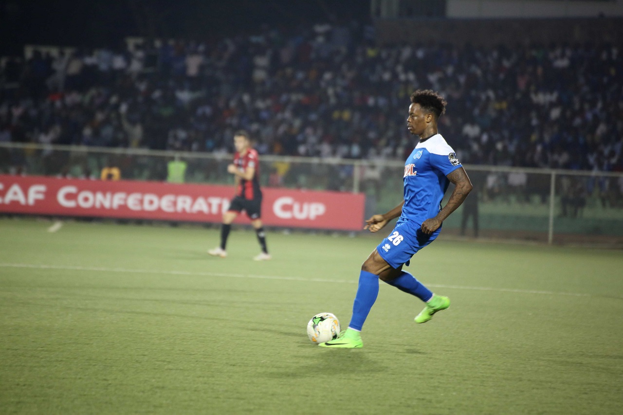 Rwatubyaye wakinaga umukino we wa mbere w'amatsinda muri Rayon Sports