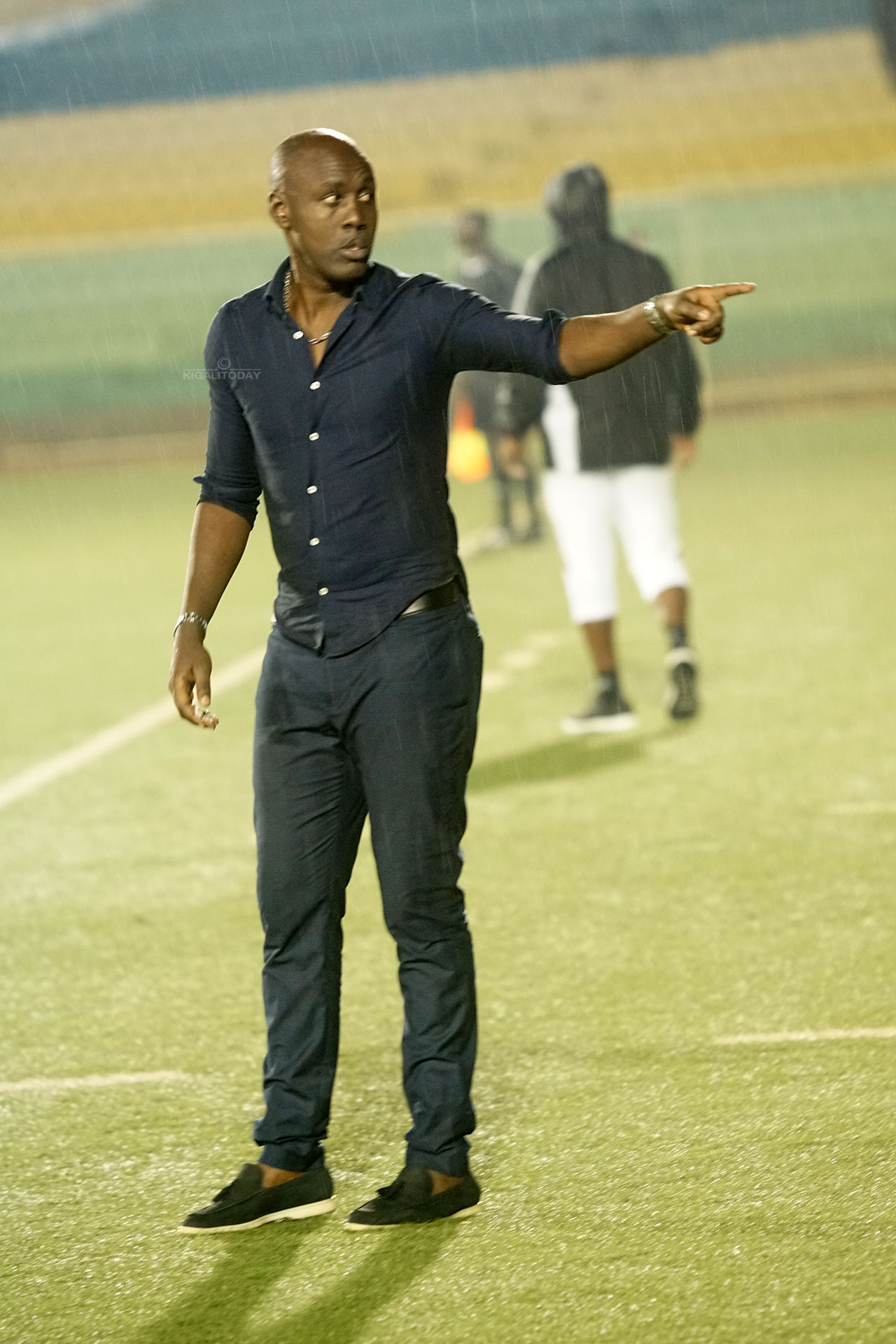 Umutoza Karekezi Olivier atanga amabwiriza