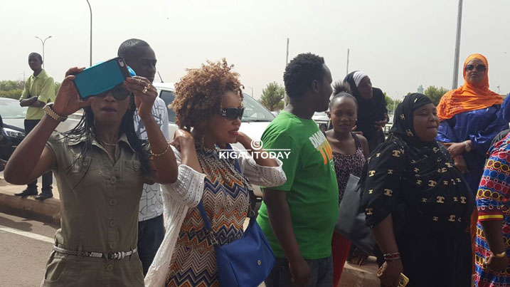 Abaje kwakira Rayon Sport banafataga amafoto y'abakinnyi