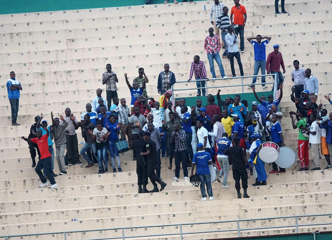 Abafana babuzwa na Police kuba bagira igikorwa kibi bakorera umutoza