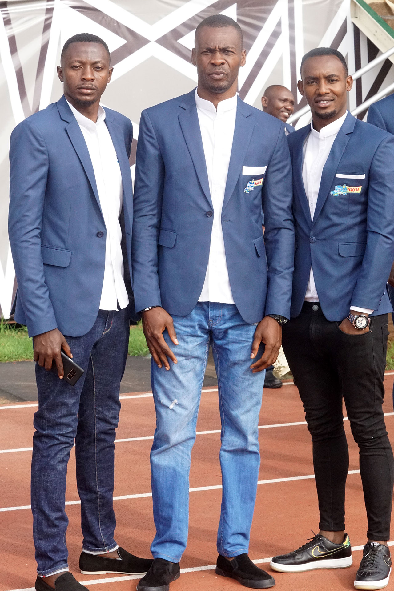 Ndayishimiye Eric Bakame na Nzayisenga Kassim, bifotoranya n'umutoza wabo Nkunzingoma Ramadhan uri hagati