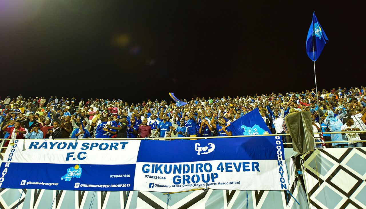 Abafana bagize itsinda rya Gikundiro Forever bari mu bashyuhije cyane Stade Amahoro