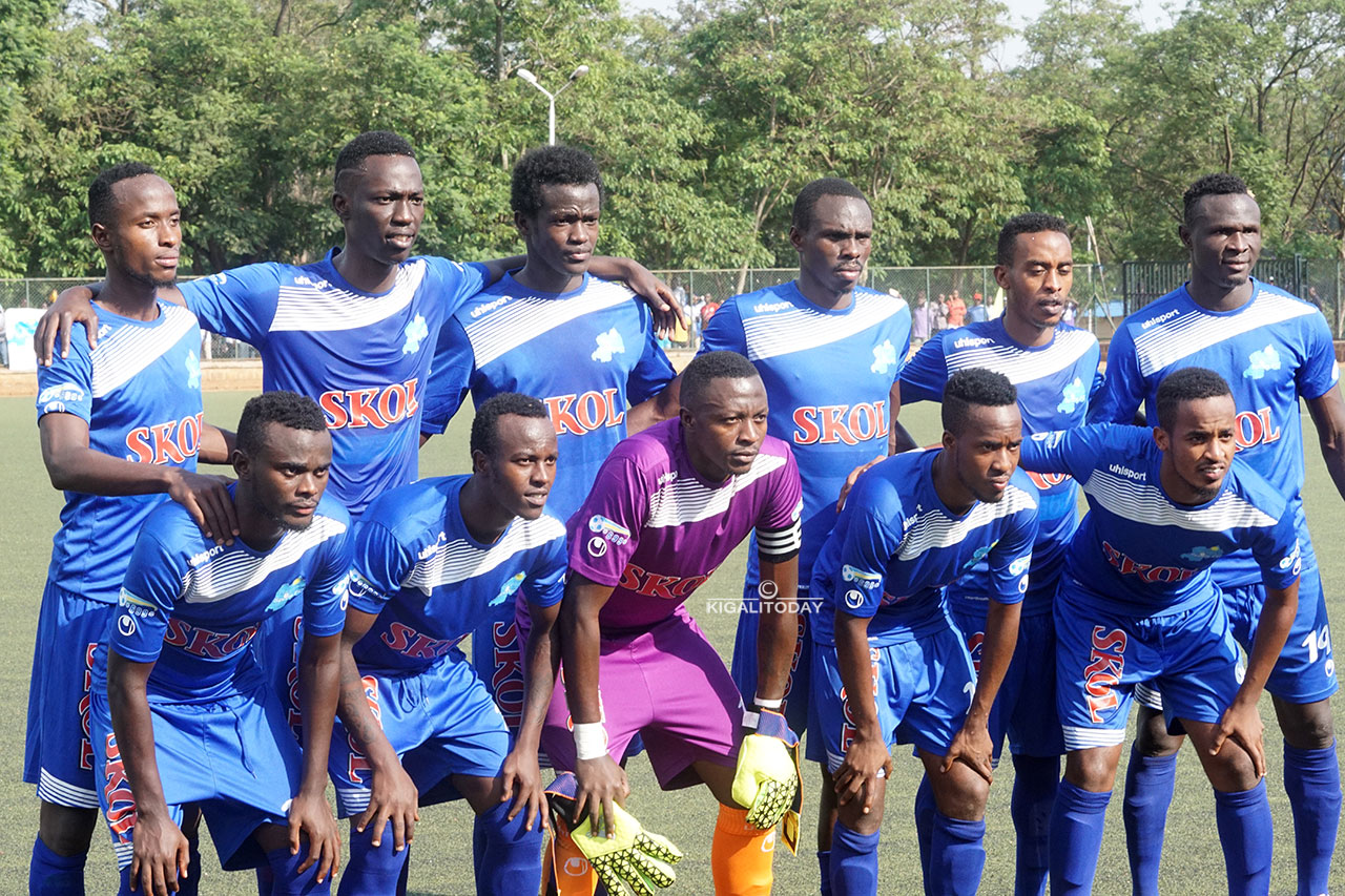 Abakinnyi ba Rayon Sports babanje mu kibuga