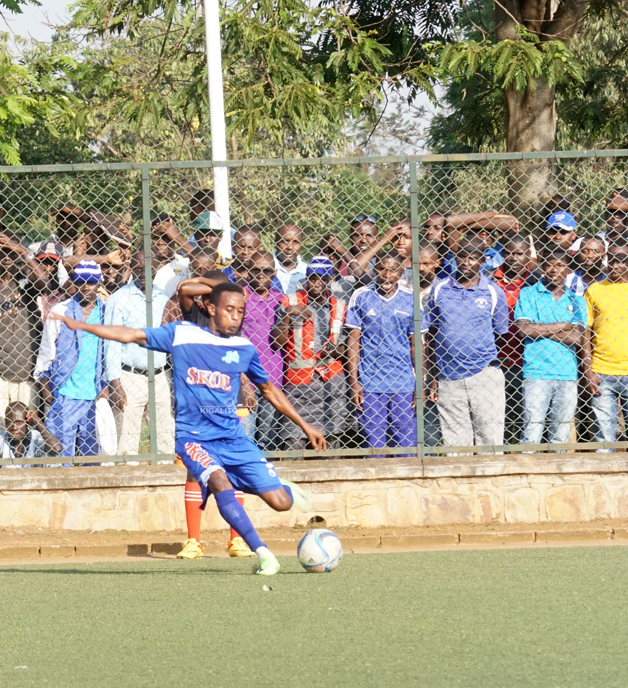 Eric Rutanga wateraga imipira y'imiterekano myinshi