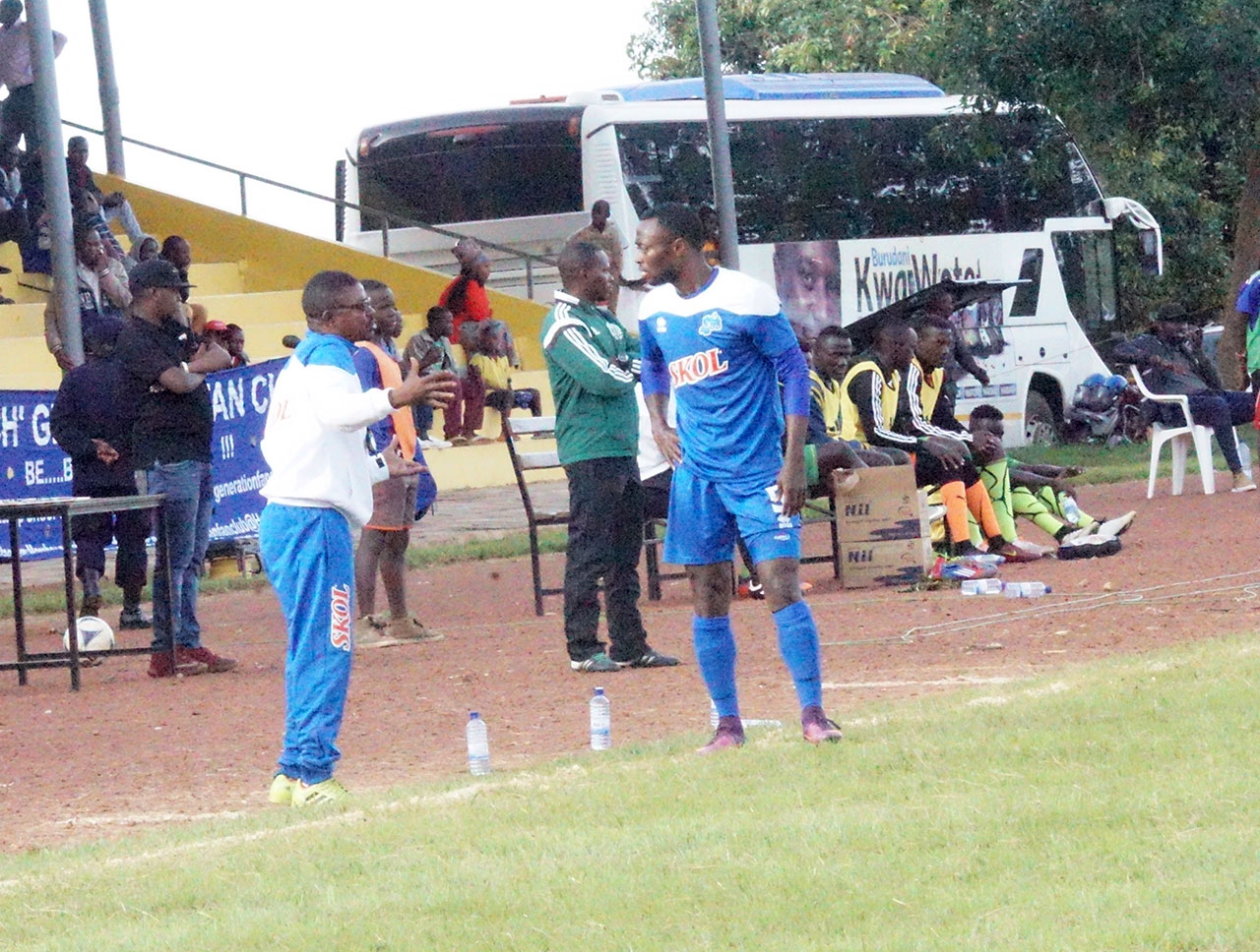 Jeannot Witakenge aha amabwiriza Christ Mbondi