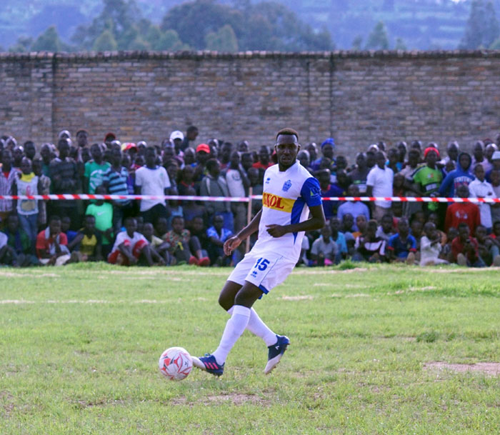 Kayumba Soter yakinaga umukino we wa mbere muri Rayon Sports
