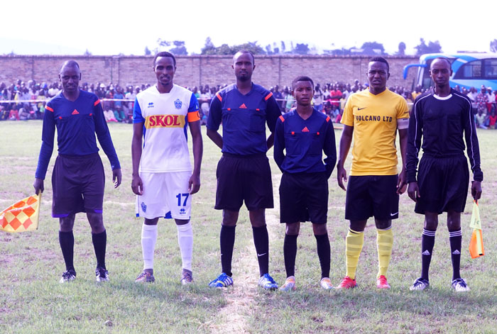 Ba kapiteni b'amakipe yombi mbere y'umukino