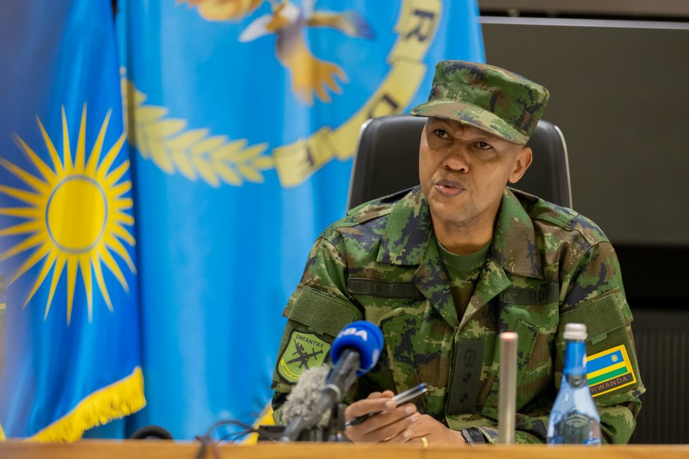 Umuyobozi Mukuru ushinzwe Abakozi mu Ngabo z'u Rwanda, Col Lambert Sendegeya