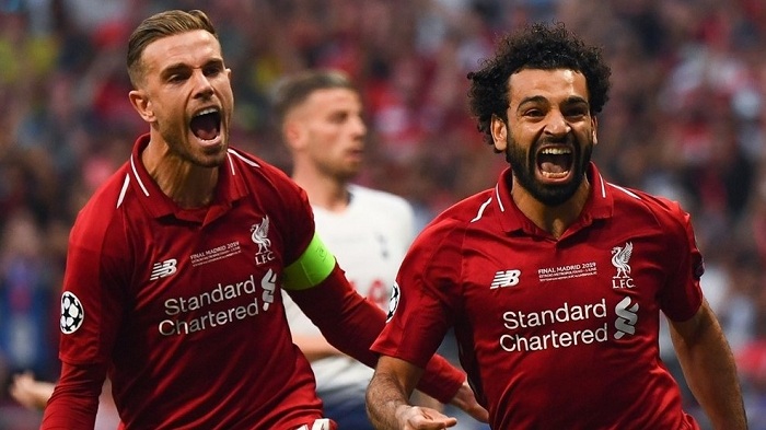 Abakinnyi ba Liverpool ubwo bishimiraga igikombe bari bamaze gutsindira