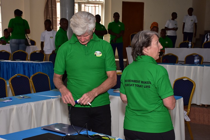 Biyemeje gutanga umusanzu wabo batoza urubyiruko gushyira mu bikorwa ibyo biga byerekeranye no kwita ku bidukikije