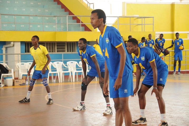 Mu byo aba basore bitoje kurusha ibindi harimo kwakira imipira itewe n'abo bahanganye (reception).