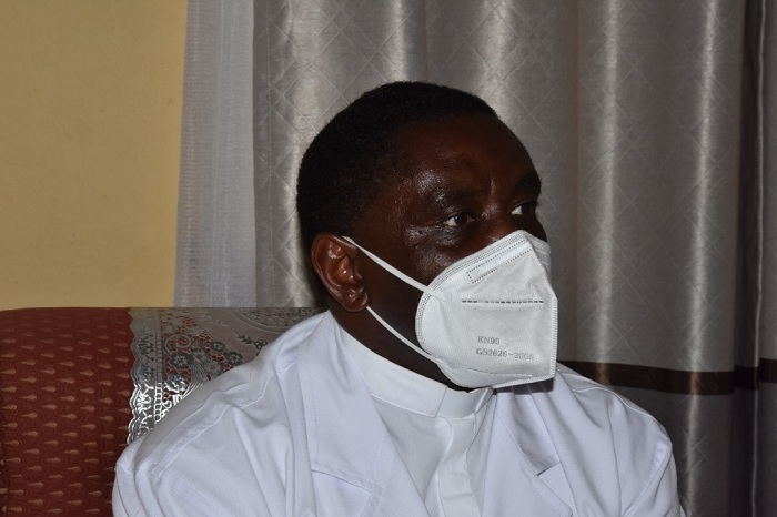 Padiri Dr Hagenimana Fabien avuga ko ibyo bikoresho bije kunganira ibyari bisanzwe muri Laboratoire za INES