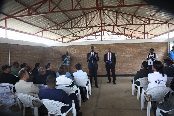 Abasuye impunzi basobanuriwe uko zibayeho muri iyo nkambi