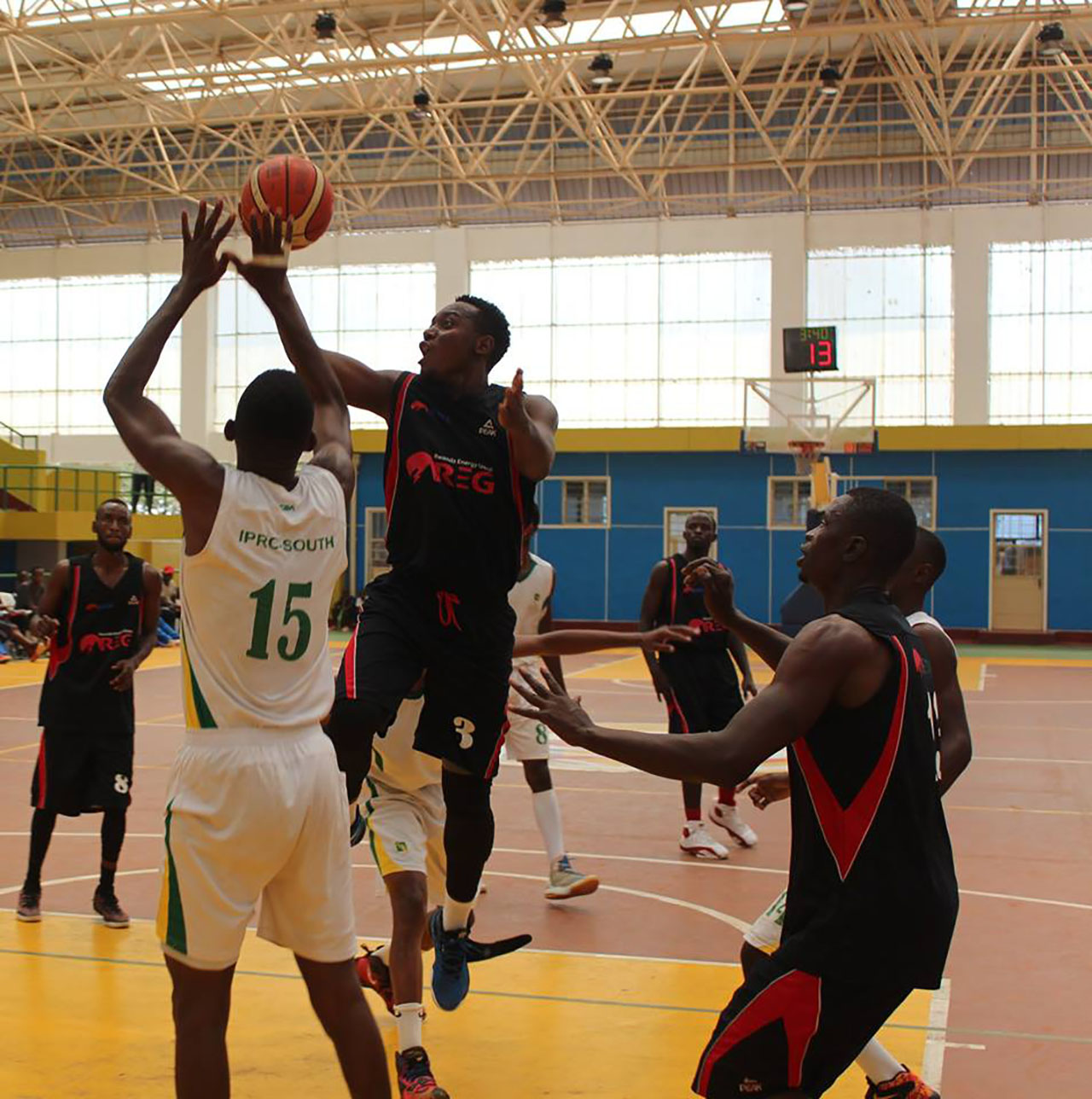 REG yari iri hejuru y'andi makipe uyu mwaka