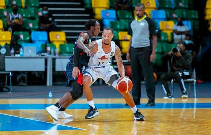 Kenneth Gasana yagerageje uko ashoboye biranga