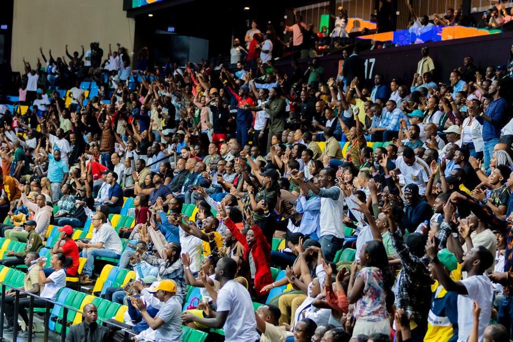 Abafana bari bitabiriye ku bwinshi