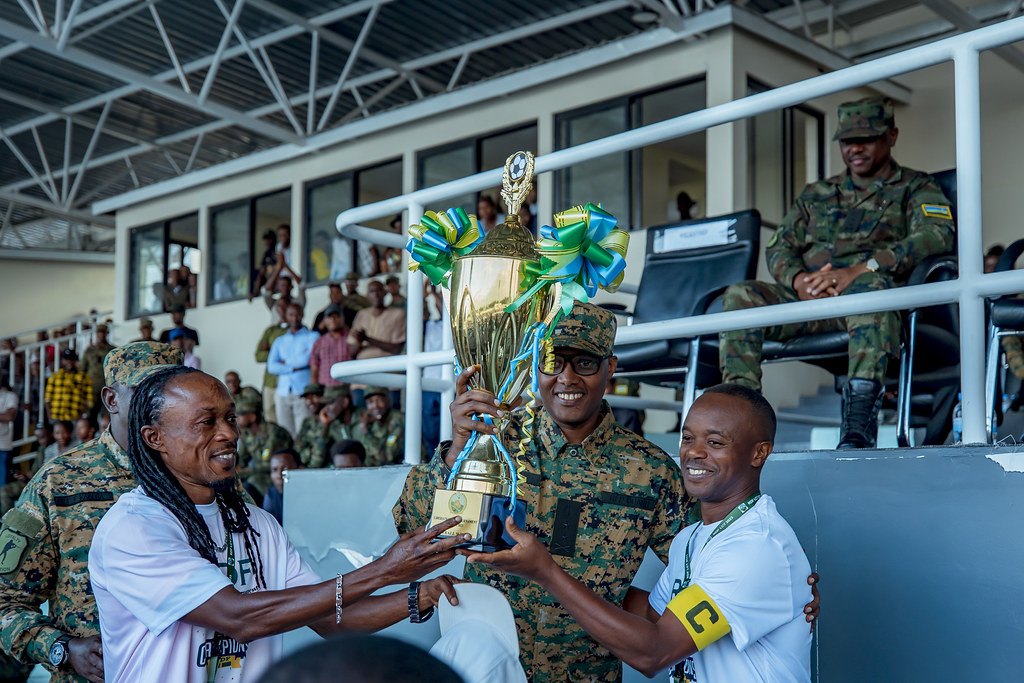 RG bashyikirizwa igikombe begukanye