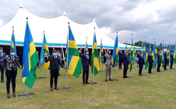 Barahiriye imbere ya Minisitiri w'Ubutabera ko batazatandukira inshingano bahawe