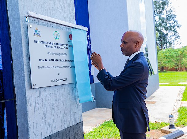 Minisitiri w'Ubutabera, Dr Emmanuel Ugirashebuja, afungura Ikigo gishinzwe kurwanya ibyaha by'ikoranabuhanga