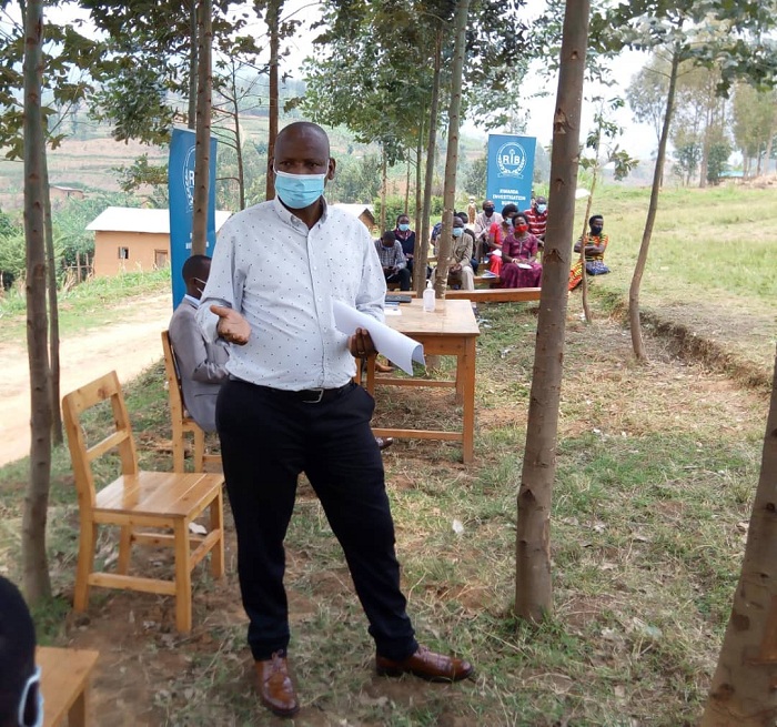 Ntirenganya avuga ko nibura abakobwa 6000 badakuze basambanyijwe umwaka ushize