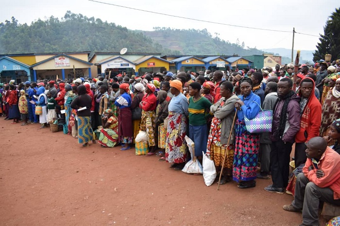 Abaturage bitabiriye ubwo bukangurambaga ari benshi