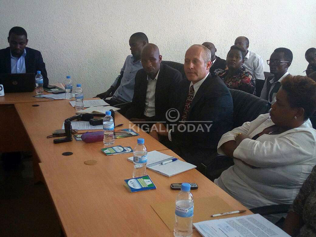 Umuyobozi wa Amazing Grace, Gregory Brian Schoof, yasabye imbabazi anitandukanya nibyavugiwe kuri radio abereye umuyobozi 