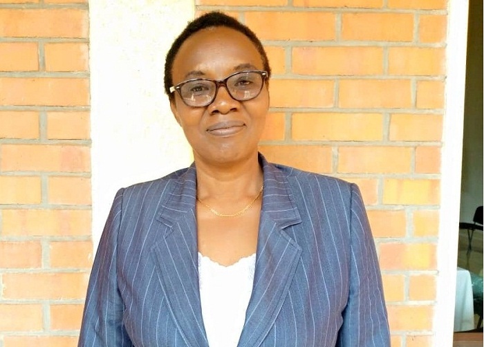 ukantabana Rose, umunyamategeko