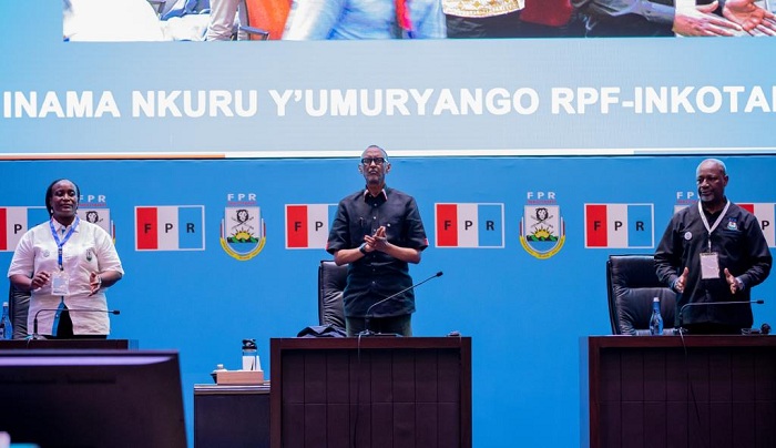 Perezida Kagame hamwe n'abandi batowe