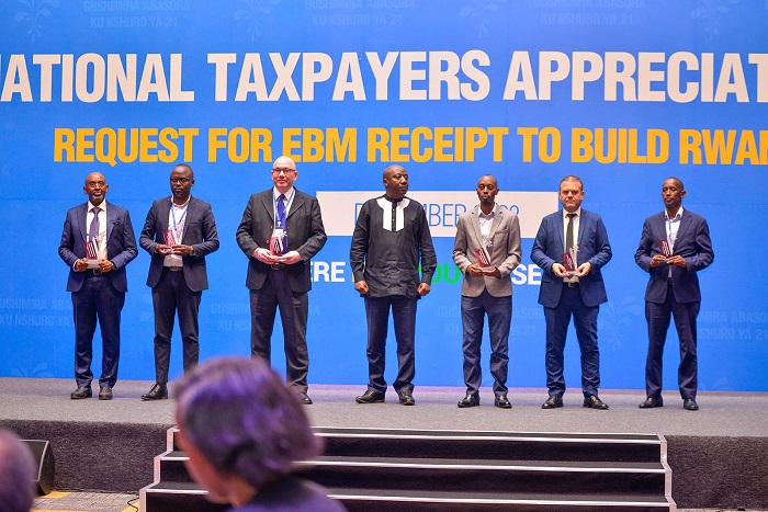 Minisitiri w'Intebe yashimiye ababaye indashyikirwa mu gusora