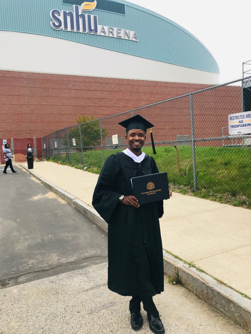 Umuvugizi w'uyu muryango RSJD, Celestin Ntawirema, yarangije muri kaminuza ya Southern New Hampshire muri Amerika