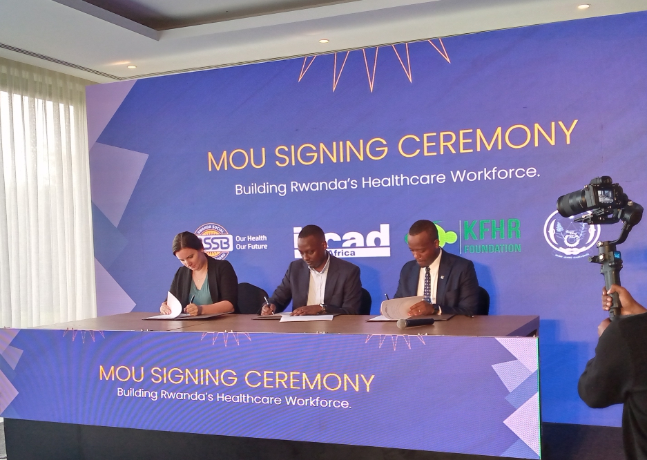 RSSB, MINISANTE na KFHR bashyira umukono ku masezerano yo kwigisha abaforomo n'ababyaza