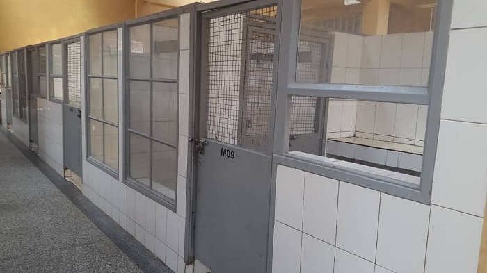 Hari abafunze kubera kubura abakiliya