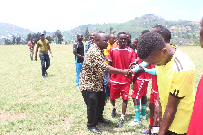 Urubyiruko rwo mu bigo bine mu Karere ka Rubavu rwahurijwe mu marushanwa y'umupira w'amaguru