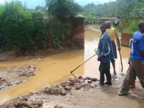 Hakozwe umuganda muri seminari nto ya Nyundo ndetse no ku kigo nderabuzima cya Nyundo
