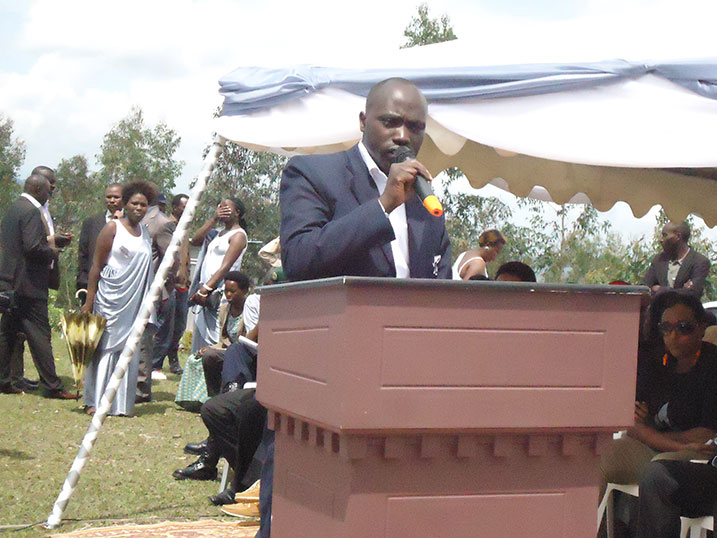Rubayita avuga ko kuba abacitse ku icumu babiri bamaze kwicwa muri iki cyumweru gishize biteye ubwoba.