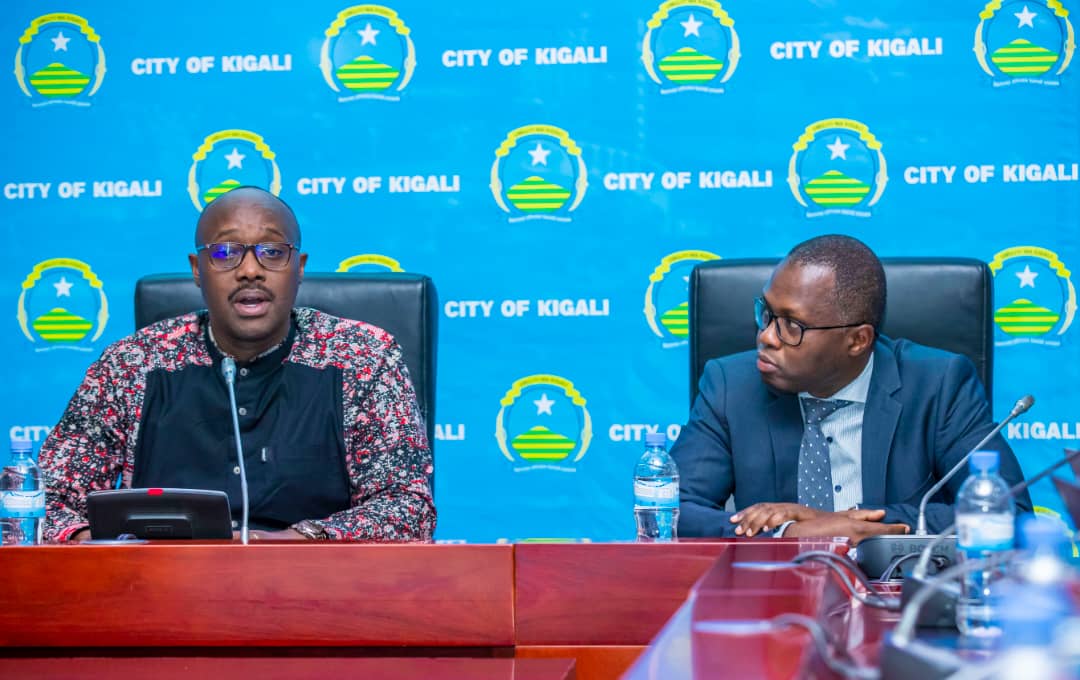 Pudence Rubingisa uyobora Umujyi wa Kigali hamwe na Col Francis Ngabo uyobora RSA