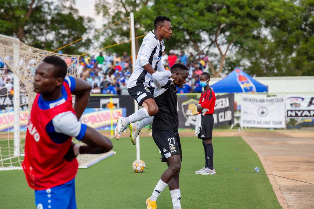 Ruboneka Jean Bosco aha yishimiraga igitego yatsinze mu mukino ubanza