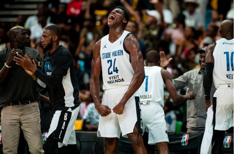 Rueben Chinyelu ukinira Stade Malien nawe ni umukinnyi ikipe ye ihanze amaso