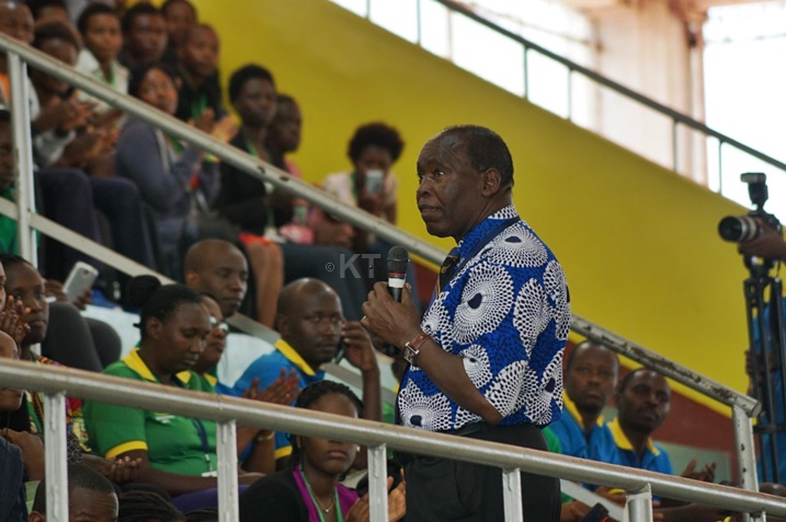 Rugacu Boniface yakira abo banyeshuri.